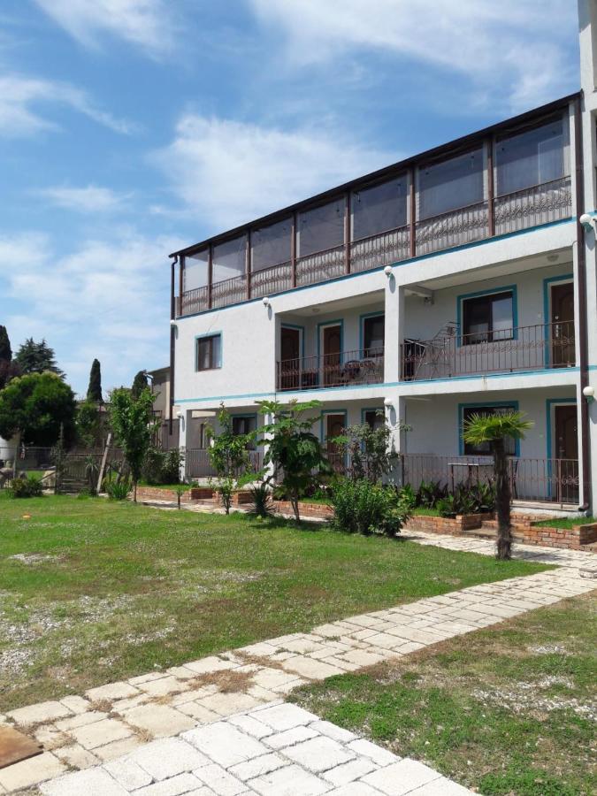 Apsa Butik Hotel Sukhumi Exterior photo