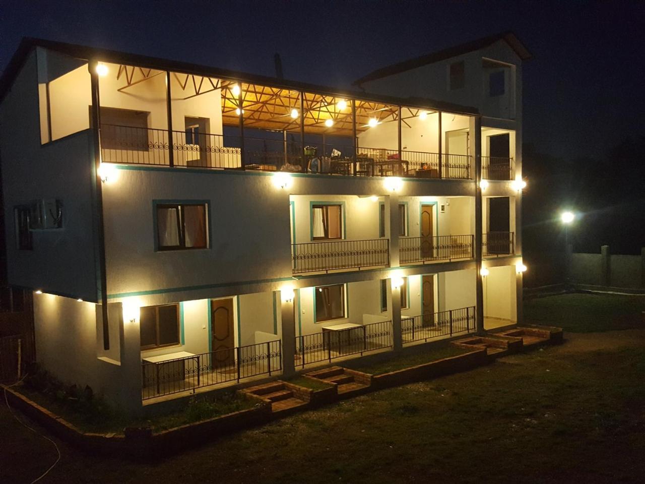 Apsa Butik Hotel Sukhumi Exterior photo