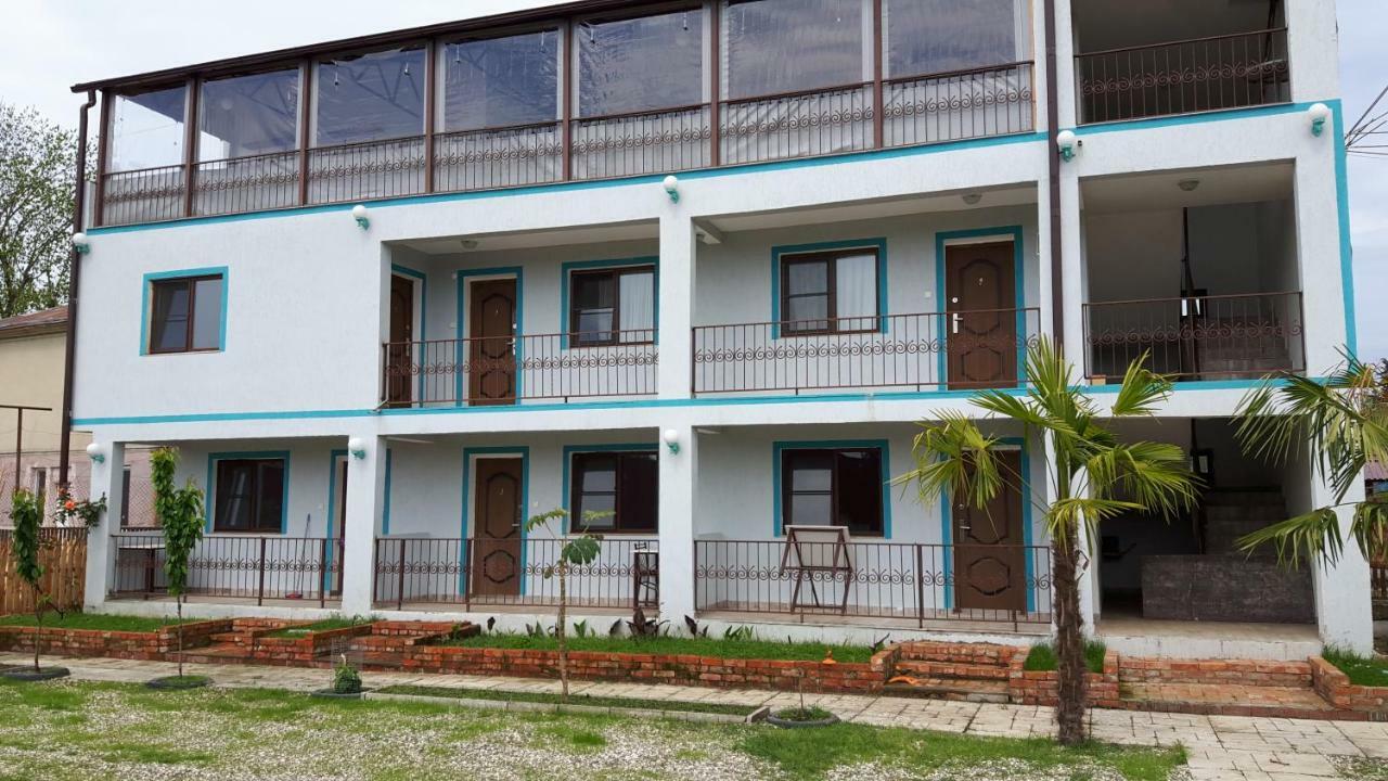 Apsa Butik Hotel Sukhumi Exterior photo